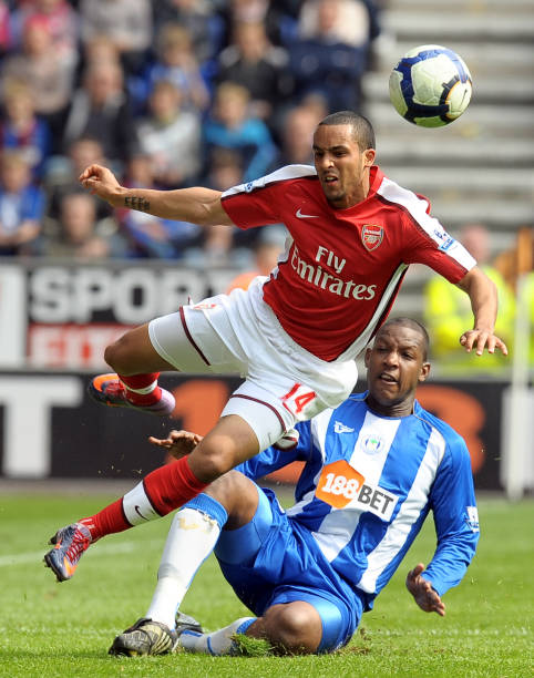 凭借其得天 凭借其得天